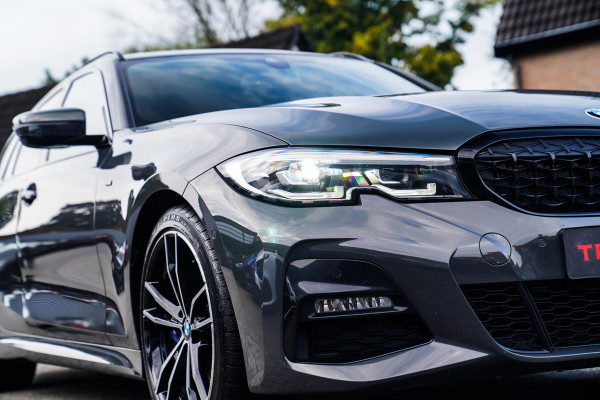 BMW 3 Serie Touring 330i High Executive Edition | M-pakket | Panorama | Harman/Kardon | Dravitgrau | Camera | Luxe Leder | BMW LED
