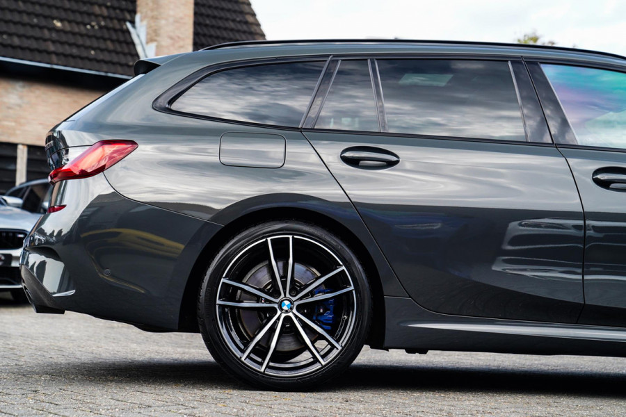 BMW 3 Serie Touring 330i High Executive Edition | M-pakket | Panorama | Harman/Kardon | Dravitgrau | Camera | Luxe Leder | BMW LED