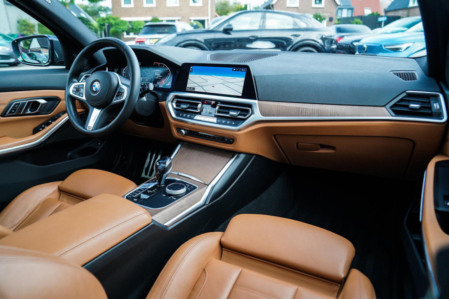 BMW 3 Serie Touring 330i High Executive Edition | M-pakket | Panorama | Harman/Kardon | Dravitgrau | Camera | Luxe Leder | BMW LED