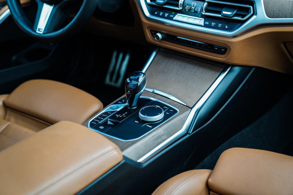 BMW 3 Serie Touring 330i High Executive Edition | M-pakket | Panorama | Harman/Kardon | Dravitgrau | Camera | Luxe Leder | BMW LED