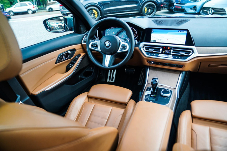 BMW 3 Serie Touring 330i High Executive Edition | M-pakket | Panorama | Harman/Kardon | Dravitgrau | Camera | Luxe Leder | BMW LED