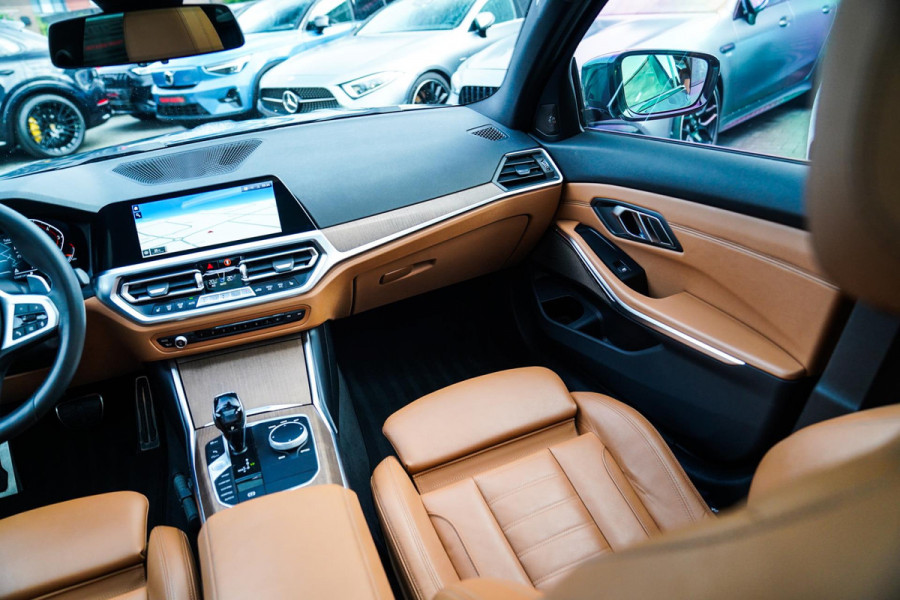 BMW 3 Serie Touring 330i High Executive Edition | M-pakket | Panorama | Harman/Kardon | Dravitgrau | Camera | Luxe Leder | BMW LED