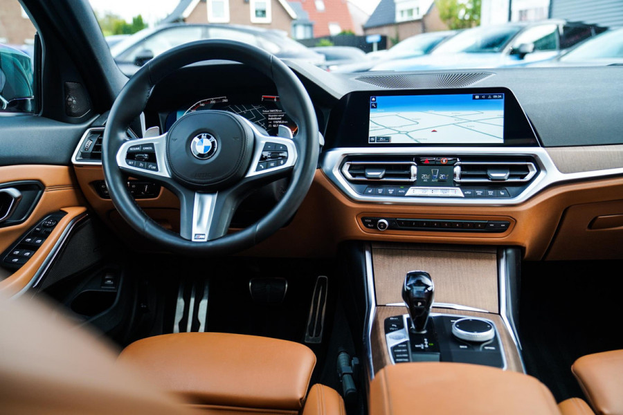 BMW 3 Serie Touring 330i High Executive Edition | M-pakket | Panorama | Harman/Kardon | Dravitgrau | Camera | Luxe Leder | BMW LED