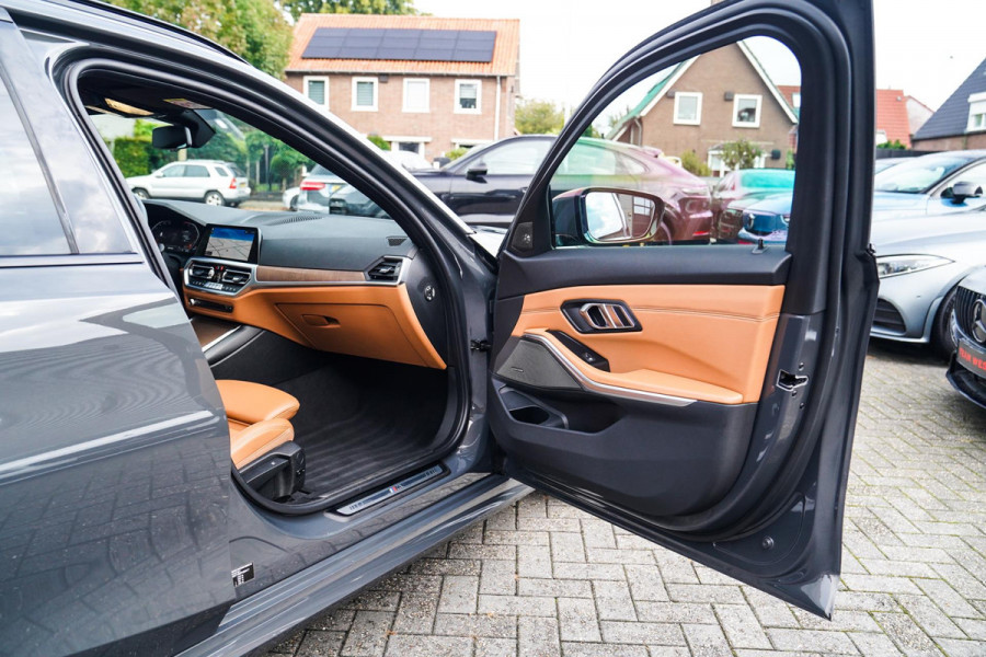 BMW 3 Serie Touring 330i High Executive Edition | M-pakket | Panorama | Harman/Kardon | Dravitgrau | Camera | Luxe Leder | BMW LED