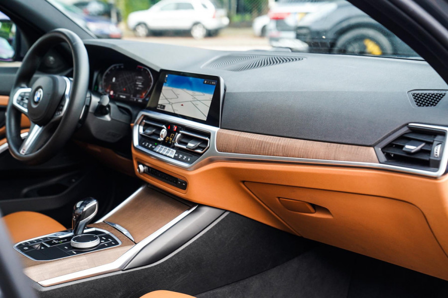 BMW 3 Serie Touring 330i High Executive Edition | M-pakket | Panorama | Harman/Kardon | Dravitgrau | Camera | Luxe Leder | BMW LED