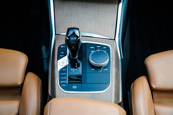 BMW 3 Serie Touring 330i High Executive Edition | M-pakket | Panorama | Harman/Kardon | Dravitgrau | Camera | Luxe Leder | BMW LED