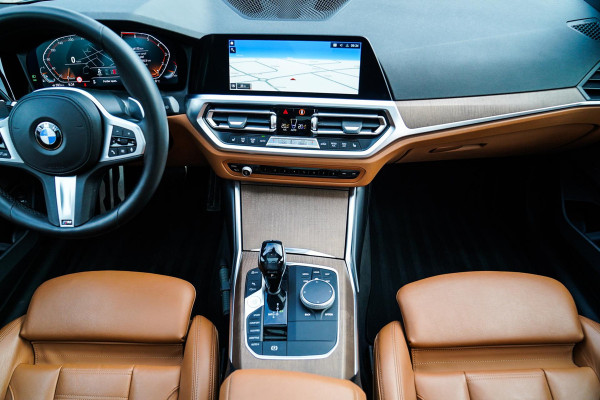 BMW 3 Serie Touring 330i High Executive Edition | M-pakket | Panorama | Harman/Kardon | Dravitgrau | Camera | Luxe Leder | BMW LED