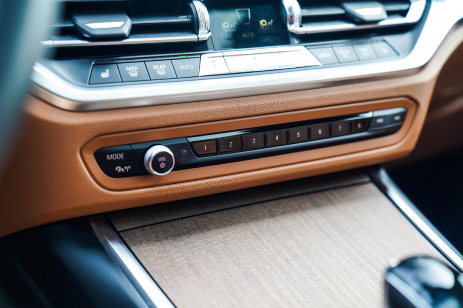 BMW 3 Serie Touring 330i High Executive Edition | M-pakket | Panorama | Harman/Kardon | Dravitgrau | Camera | Luxe Leder | BMW LED