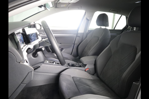 Volkswagen Golf 1.4 eHybrid Style 204 pk Automaat (DSG) | Navigatie | Parkeersensoren | Achteruitrijcamera | Adaptieve cruise control | LED koplampen | Stoelverwarming |
