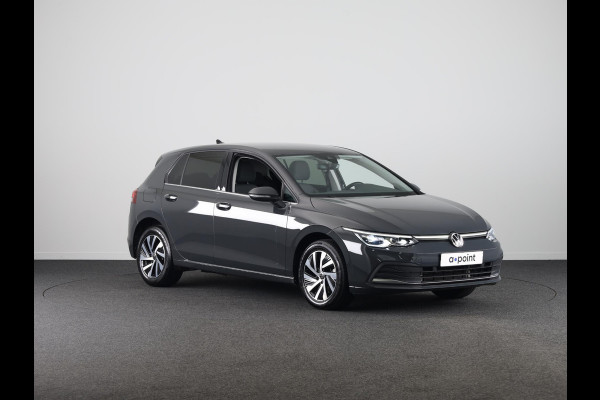 Volkswagen Golf 1.4 eHybrid Style 204 pk Automaat (DSG) | Navigatie | Parkeersensoren | Achteruitrijcamera | Adaptieve cruise control | LED koplampen | Stoelverwarming |