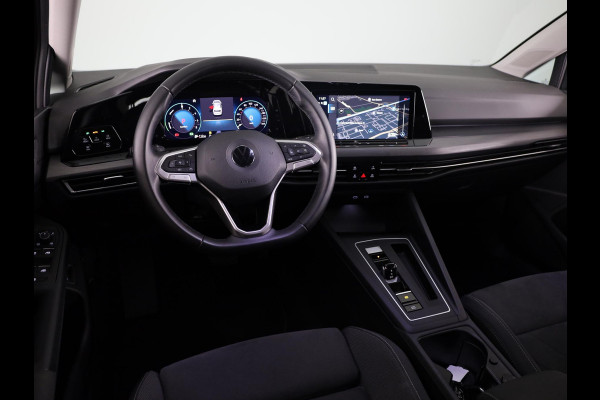 Volkswagen Golf 1.4 eHybrid Style 204 pk Automaat (DSG) | Navigatie | Parkeersensoren | Achteruitrijcamera | Adaptieve cruise control | LED koplampen | Stoelverwarming |