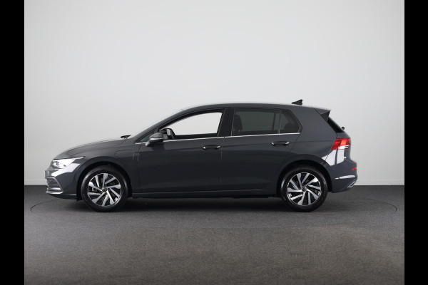 Volkswagen Golf 1.4 eHybrid Style 204 pk Automaat (DSG) | Navigatie | Parkeersensoren | Achteruitrijcamera | Adaptieve cruise control | LED koplampen | Stoelverwarming |