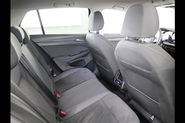 Volkswagen Golf 1.4 eHybrid Style 204 pk Automaat (DSG) | Navigatie | Parkeersensoren | Achteruitrijcamera | Adaptieve cruise control | LED koplampen | Stoelverwarming |