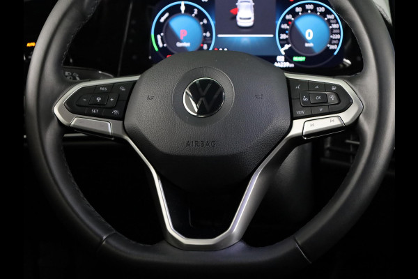 Volkswagen Golf 1.4 eHybrid Style 204 pk Automaat (DSG) | Navigatie | Parkeersensoren | Achteruitrijcamera | Adaptieve cruise control | LED koplampen | Stoelverwarming |