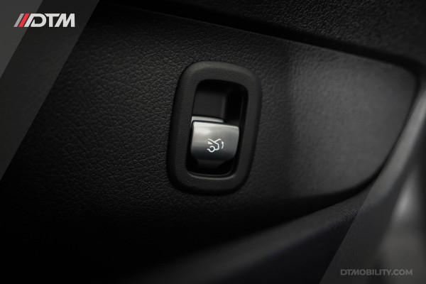 Mercedes-Benz C-Klasse 180 Luxury Premium | Memory | 360 | Sfeerverlichting