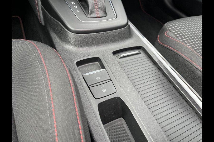 Ford Focus 1.0 EcoBoost Hybrid ST Line X Automaat | Panoramadak | Winter Pack | Adaptive cruise control | Camera