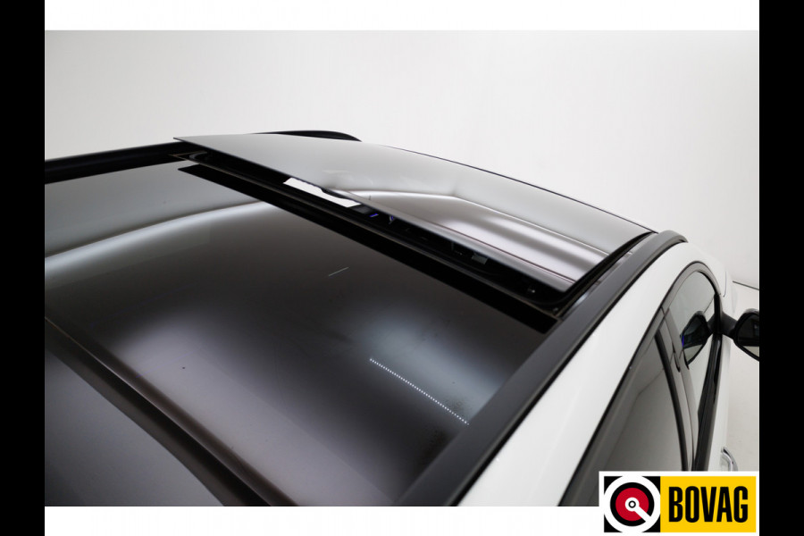 Mercedes-Benz C-Klasse Estate 300 e AMG Line Ltd. Night | Pano | Nappa leer | Stoelverw. V+A & Stuur | Matrix Led | Trekhaak | 360 Camera Rijassistent, Dodehoekw., Premium Audio, Sfeerverlichting