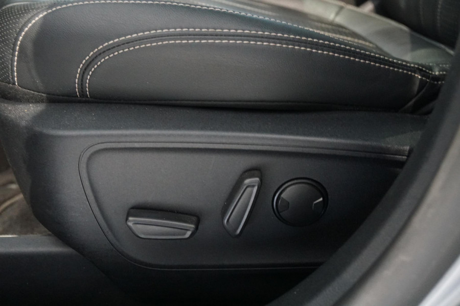 Ford Kuga 2.5 PHEV Vignale + PANORAMA / HEAD-UP / B&O / LEDER / APPLE CARPLAY