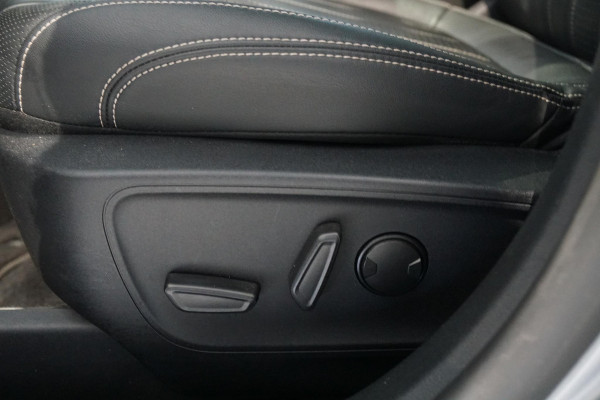Ford Kuga 2.5 PHEV Vignale + PANORAMA / HEAD-UP / B&O / LEDER / APPLE CARPLAY