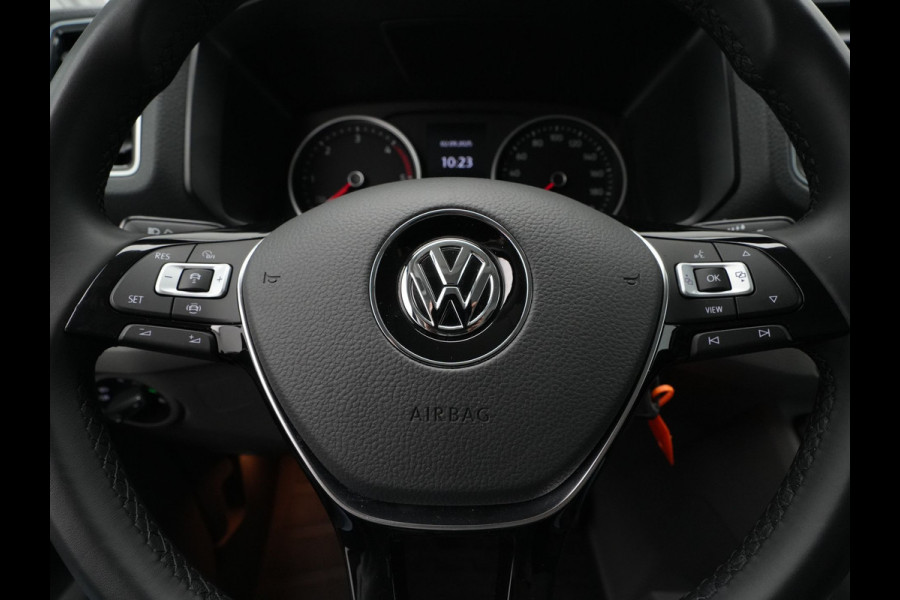 Volkswagen Crafter 35 2.0 TDI L3H3 Exclusive EURO VI Trekhaak Navigatie Camera Acc Pdc Stoel/Stuurverwarming Carplay