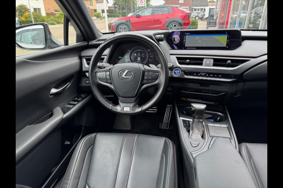 Lexus UX 250h AWD F Sport Line | Schuifdak, Groot scherm, Leer, Stoelverwarming, Dodehoekherkenning, Parkeersensoren, Elektrische achterk
