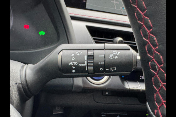 Lexus UX 250h AWD F Sport Line | Schuifdak, Groot scherm, Leer, Stoelverwarming, Dodehoekherkenning, Parkeersensoren, Elektrische achterk