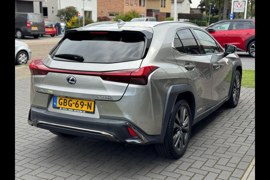 Lexus UX 250h AWD F Sport Line | Schuifdak, Groot scherm, Leer, Stoelverwarming, Dodehoekherkenning, Parkeersensoren, Elektrische achterk