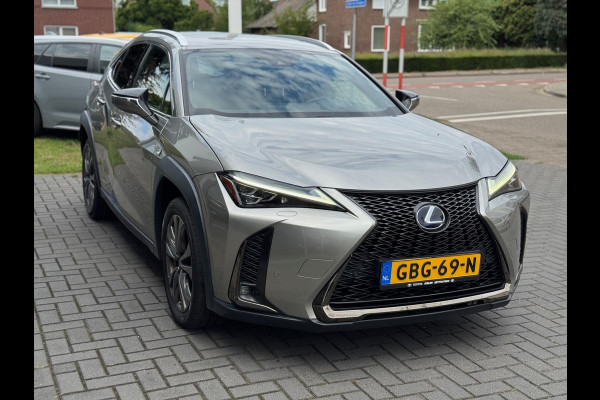 Lexus UX 250h AWD F Sport Line | Schuifdak, Groot scherm, Leer, Stoelverwarming, Dodehoekherkenning, Parkeersensoren, Elektrische achterk