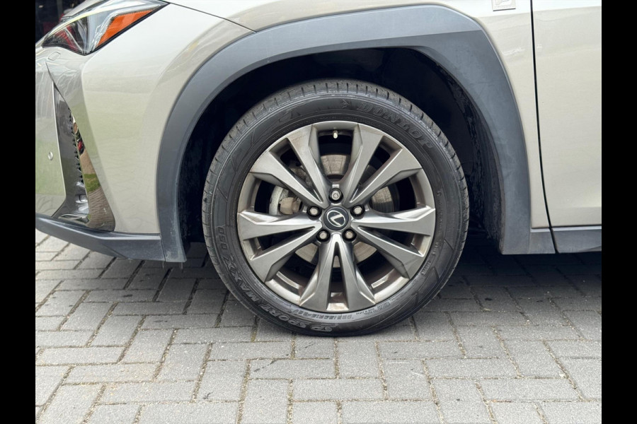 Lexus UX 250h AWD F Sport Line | Schuifdak, Groot scherm, Leer, Stoelverwarming, Dodehoekherkenning, Parkeersensoren, Elektrische achterk