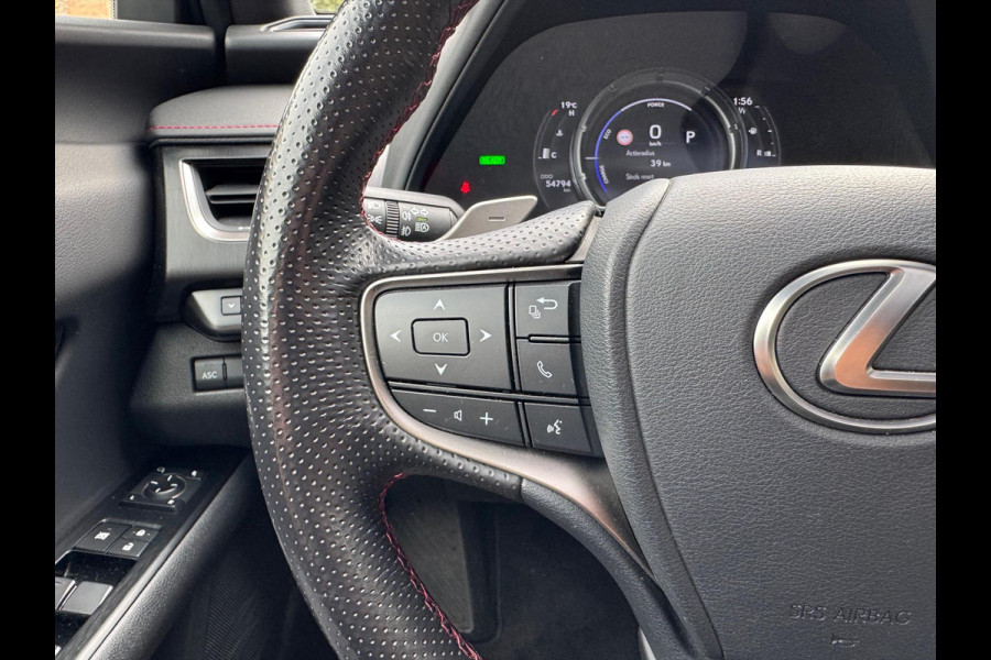 Lexus UX 250h AWD F Sport Line | Schuifdak, Groot scherm, Leer, Stoelverwarming, Dodehoekherkenning, Parkeersensoren, Elektrische achterk