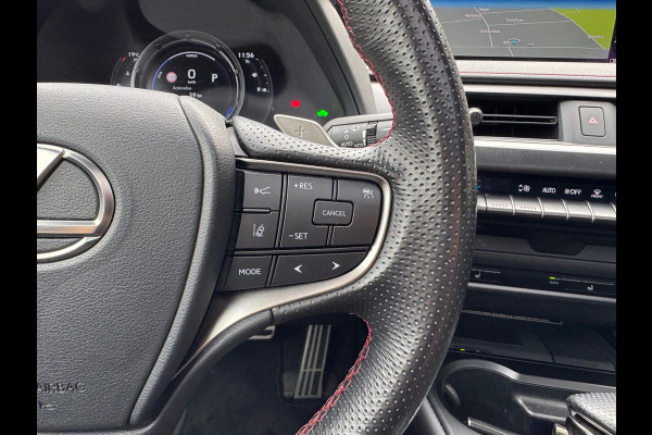 Lexus UX 250h AWD F Sport Line | Schuifdak, Groot scherm, Leer, Stoelverwarming, Dodehoekherkenning, Parkeersensoren, Elektrische achterk