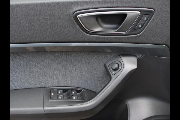 Seat Ateca 1.5 TSI Style Business Intense Climate control Cruise control Keyless start Verwarmde voorstoelen Verwarmde stuur LED Parkeersensoren achter Apple Carplay/ Android Auto
