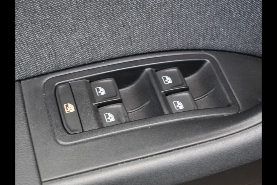 Seat Ateca 1.5 TSI Style Business Intense Climate control Cruise control Keyless start Verwarmde voorstoelen Verwarmde stuur LED Parkeersensoren achter Apple Carplay/ Android Auto