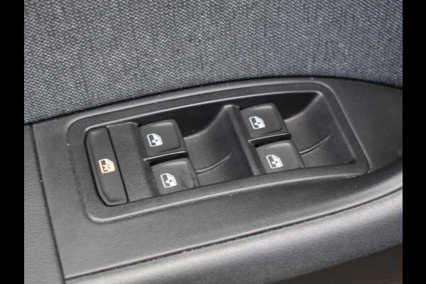 Seat Ateca 1.5 TSI Style Business Intense Climate control Cruise control Keyless start Verwarmde voorstoelen Verwarmde stuur LED Parkeersensoren achter Apple Carplay/ Android Auto