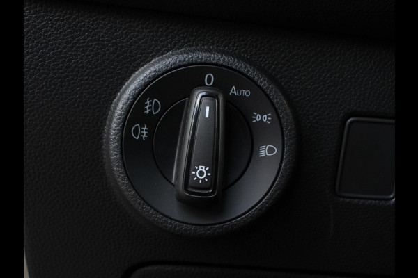 Seat Ateca 1.5 TSI Style Business Intense Climate control Cruise control Keyless start Verwarmde voorstoelen Verwarmde stuur LED Parkeersensoren achter Apple Carplay/ Android Auto