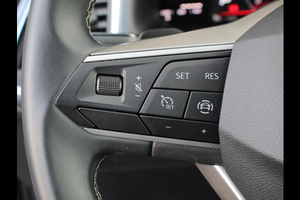 Seat Ateca 1.5 TSI Style Business Intense Climate control Cruise control Keyless start Verwarmde voorstoelen Verwarmde stuur LED Parkeersensoren achter Apple Carplay/ Android Auto