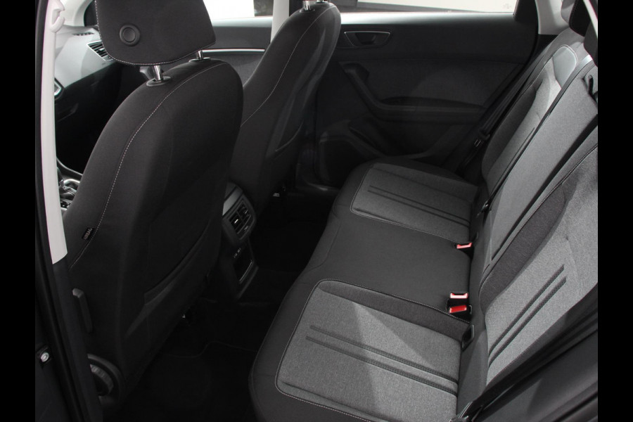 Seat Ateca 1.5 TSI Style Business Intense Climate control Cruise control Keyless start Verwarmde voorstoelen Verwarmde stuur LED Parkeersensoren achter Apple Carplay/ Android Auto