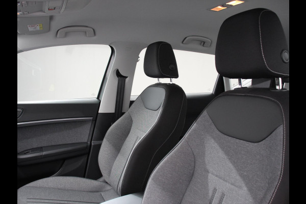Seat Ateca 1.5 TSI Style Business Intense Climate control Cruise control Keyless start Verwarmde voorstoelen Verwarmde stuur LED Parkeersensoren achter Apple Carplay/ Android Auto
