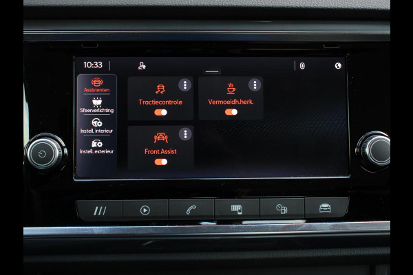 Seat Ateca 1.5 TSI Style Business Intense Climate control Cruise control Keyless start Verwarmde voorstoelen Verwarmde stuur LED Parkeersensoren achter Apple Carplay/ Android Auto