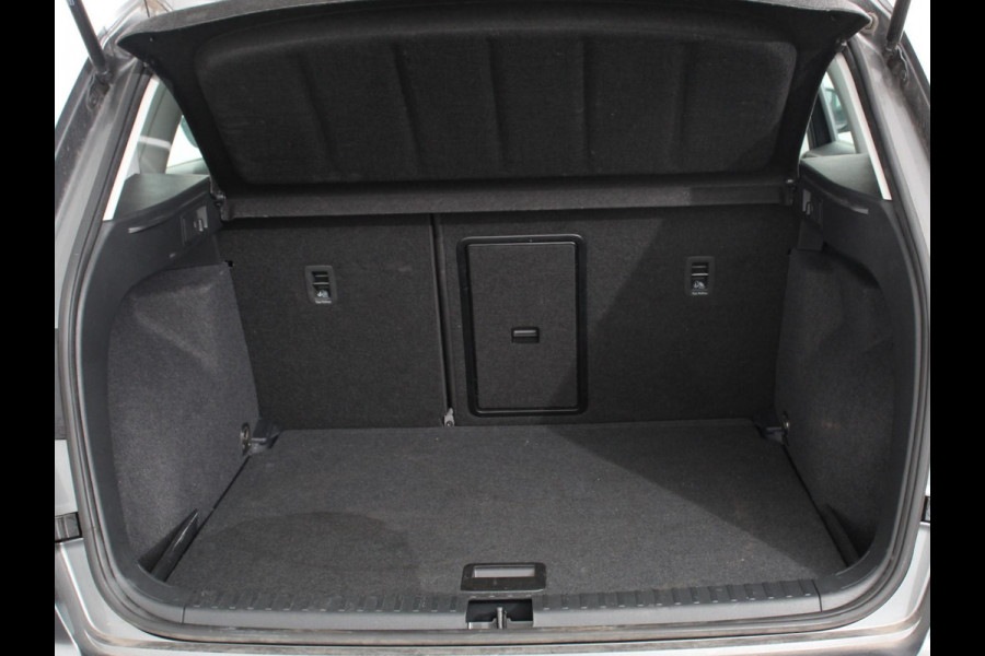 Seat Ateca 1.5 TSI Style Business Intense Climate control Cruise control Keyless start Verwarmde voorstoelen Verwarmde stuur LED Parkeersensoren achter Apple Carplay/ Android Auto