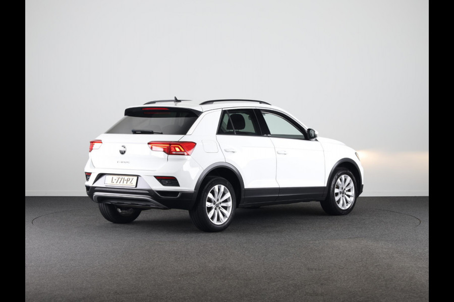 Volkswagen T-Roc 1.0 TSI Style 110 pk | Navigatie | Parkeersensoren | Adaptieve cruise control | Autom. airco | Spiegel pakket | Volkswagen T-Roc 1.0 TSI Style 110 pk | Navigatie | Parkeersensoren | Adaptieve cruise control | Autom. airco | Spiegel pakket |