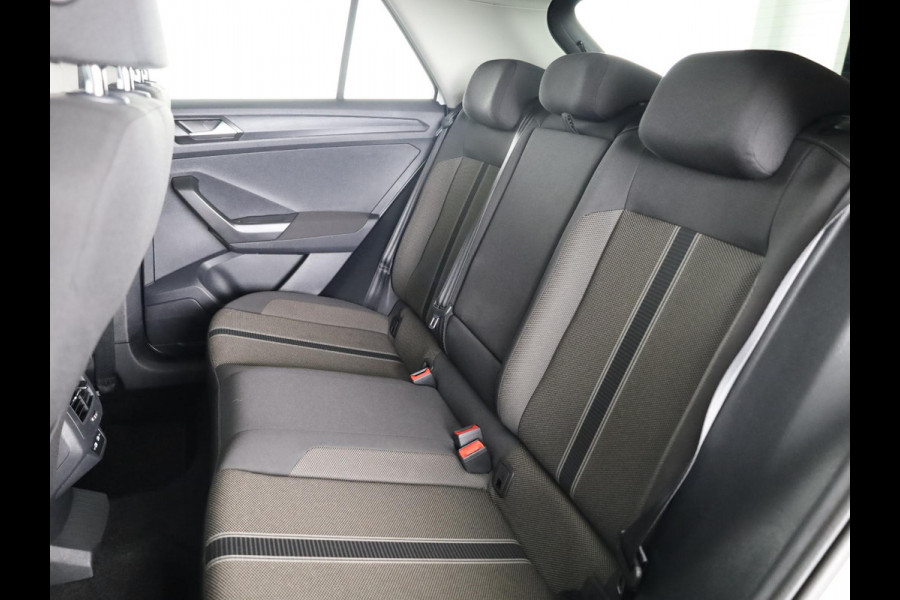 Volkswagen T-Roc 1.0 TSI Style 110 pk | Navigatie | Parkeersensoren | Adaptieve cruise control | Autom. airco | Spiegel pakket | Volkswagen T-Roc 1.0 TSI Style 110 pk | Navigatie | Parkeersensoren | Adaptieve cruise control | Autom. airco | Spiegel pakket |