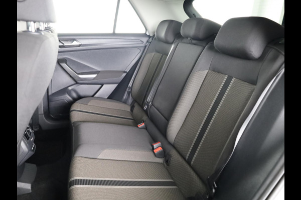Volkswagen T-Roc 1.0 TSI Style 110 pk | Navigatie | Parkeersensoren | Adaptieve cruise control | Autom. airco | Spiegel pakket | Volkswagen T-Roc 1.0 TSI Style 110 pk | Navigatie | Parkeersensoren | Adaptieve cruise control | Autom. airco | Spiegel pakket |