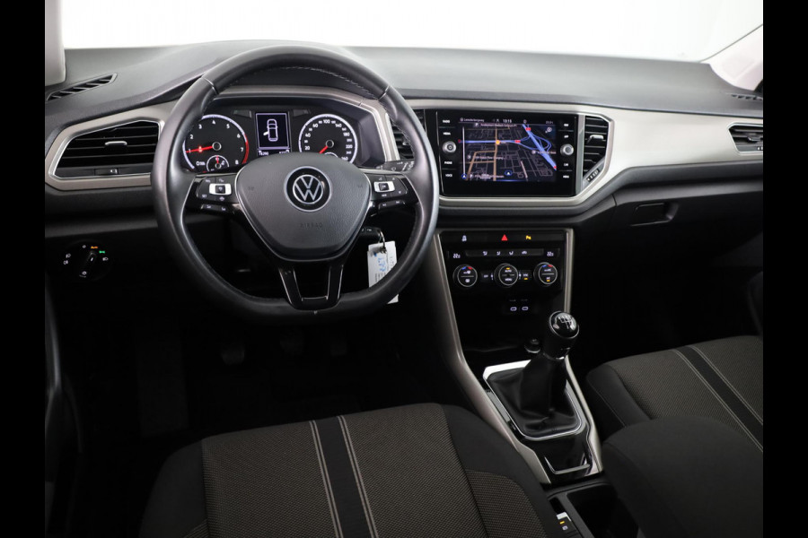 Volkswagen T-Roc 1.0 TSI Style 110 pk | Navigatie | Parkeersensoren | Adaptieve cruise control | Autom. airco | Spiegel pakket | Volkswagen T-Roc 1.0 TSI Style 110 pk | Navigatie | Parkeersensoren | Adaptieve cruise control | Autom. airco | Spiegel pakket |