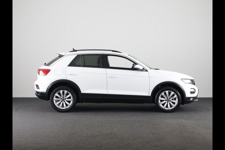 Volkswagen T-Roc 1.0 TSI Style 110 pk | Navigatie | Parkeersensoren | Adaptieve cruise control | Autom. airco | Spiegel pakket | Volkswagen T-Roc 1.0 TSI Style 110 pk | Navigatie | Parkeersensoren | Adaptieve cruise control | Autom. airco | Spiegel pakket |