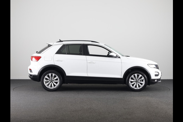 Volkswagen T-Roc 1.0 TSI Style 110 pk | Navigatie | Parkeersensoren | Adaptieve cruise control | Autom. airco | Spiegel pakket | Volkswagen T-Roc 1.0 TSI Style 110 pk | Navigatie | Parkeersensoren | Adaptieve cruise control | Autom. airco | Spiegel pakket |
