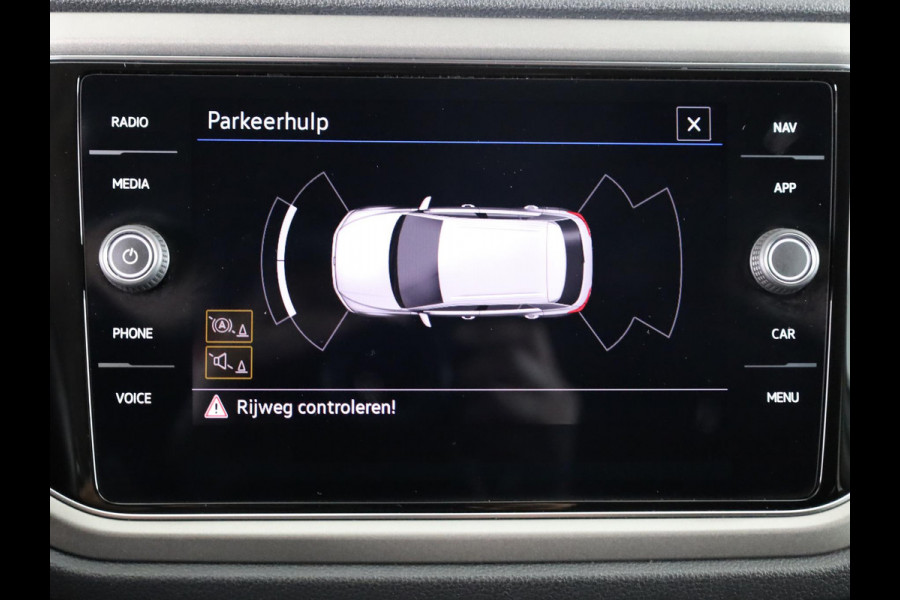 Volkswagen T-Roc 1.0 TSI Style 110 pk | Navigatie | Parkeersensoren | Adaptieve cruise control | Autom. airco | Spiegel pakket | Volkswagen T-Roc 1.0 TSI Style 110 pk | Navigatie | Parkeersensoren | Adaptieve cruise control | Autom. airco | Spiegel pakket |