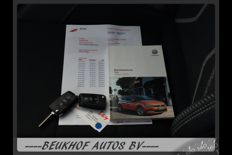 Volkswagen Polo 1.0 TSI Highline Automaat Leer Carplay Navi