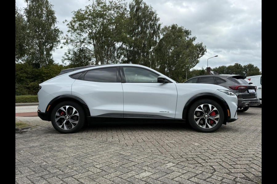 Ford Mustang Mach-E Premium AWD 75 kWh | SCI | 269pk Panorama dak | B&O Audio |  Adaptieve Cruise | Dodehoeksensoren | Elek Achterklep