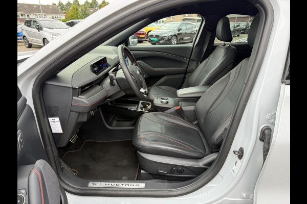 Ford Mustang Mach-E Premium AWD 75 kWh | SCI | 269pk Panorama dak | B&O Audio |  Adaptieve Cruise | Dodehoeksensoren | Elek Achterklep